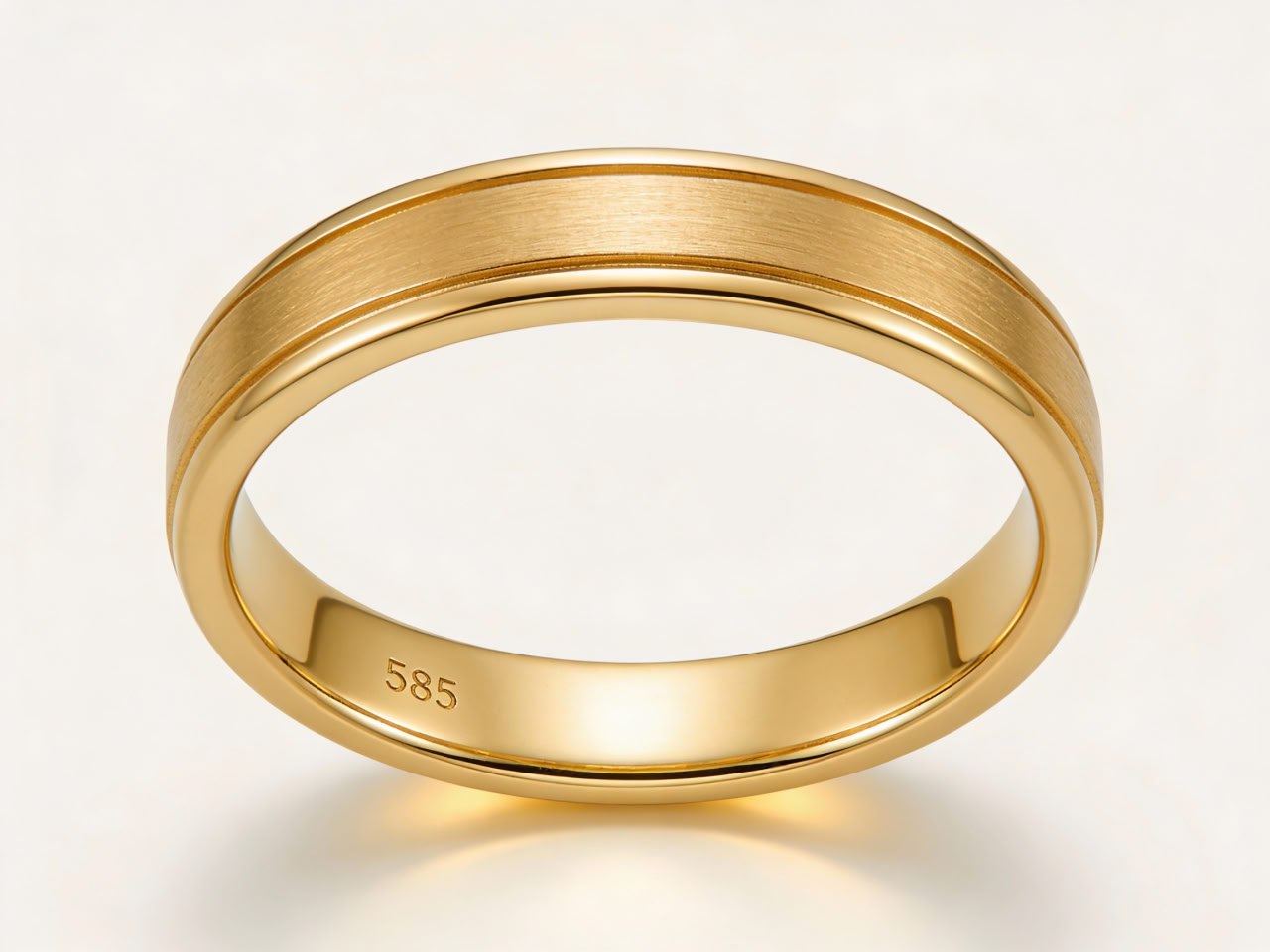 Классическое обручальное кольцо из золота